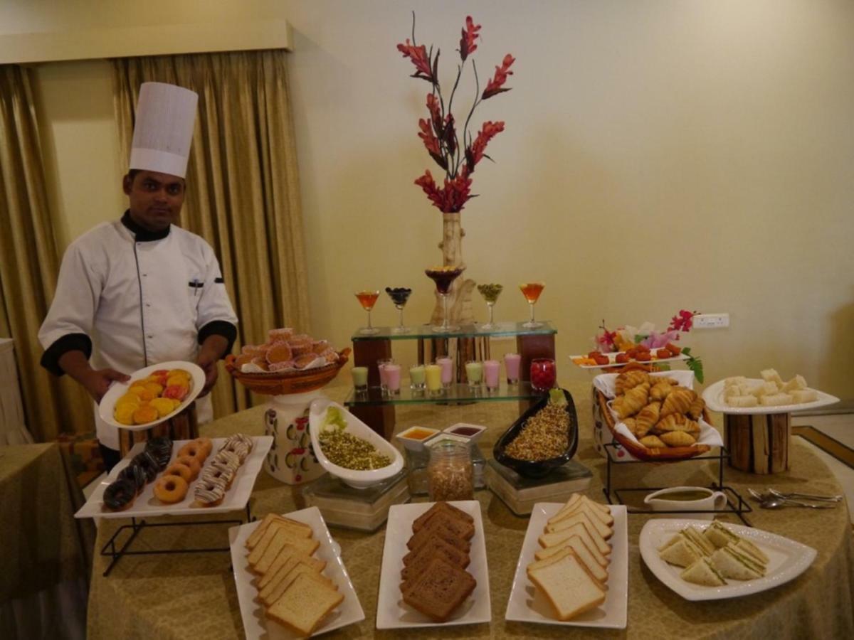 The Ummed Jodhpur Palace Resort & Spa Exterior photo